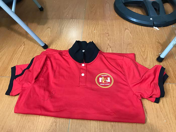 Áo phông màu đỏ Nhà hàng Ngọc Loan | Ao phong dong phuc